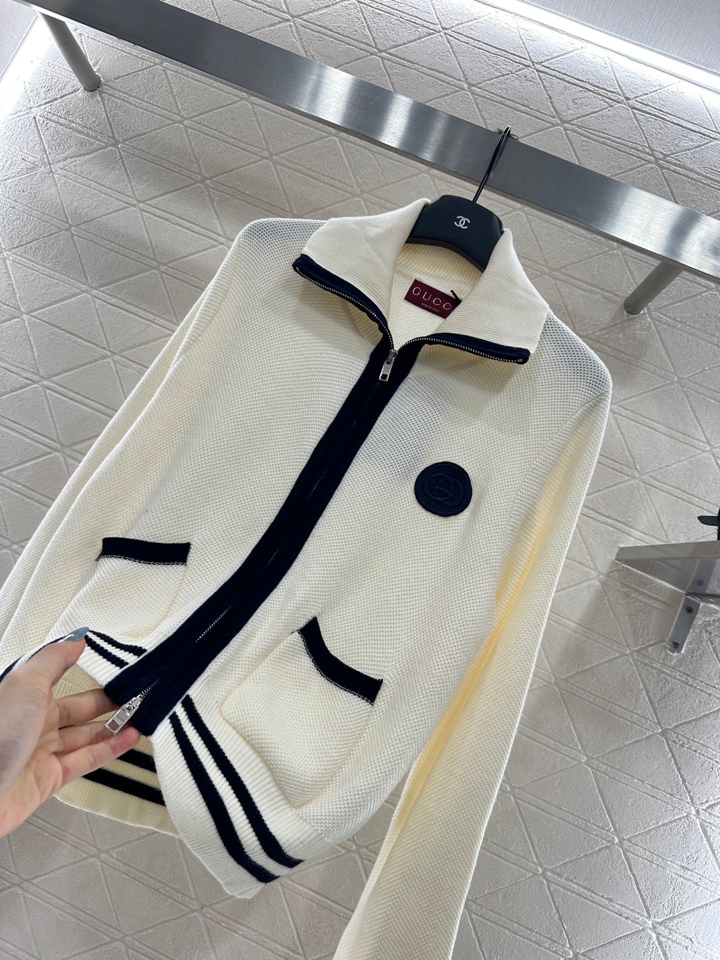 25 Zipper knitted wool cardigan