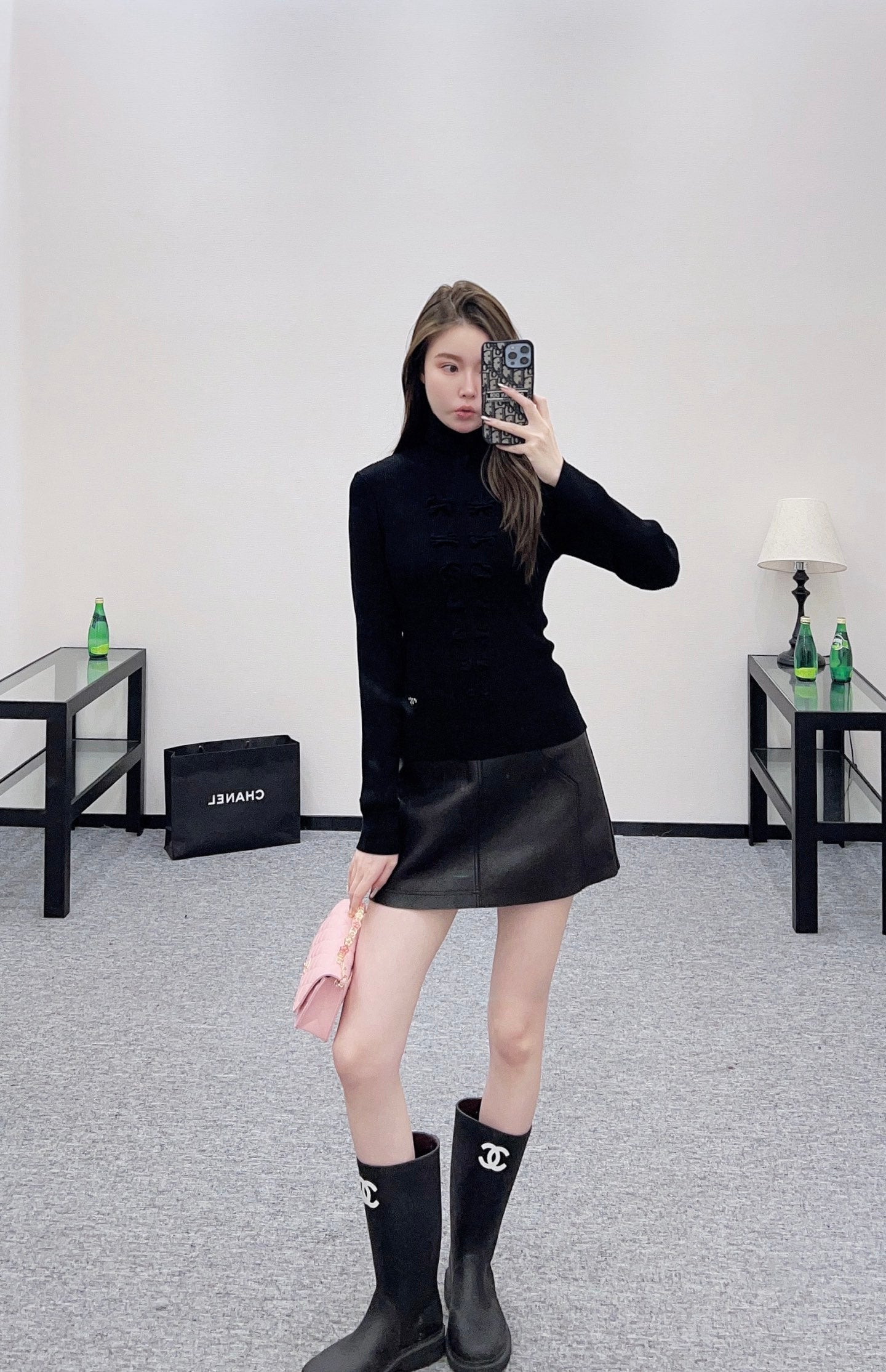 25 Bow tie high neck long sleeved sweater