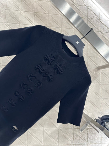 25 Bow tie round neck short sleeved sweater