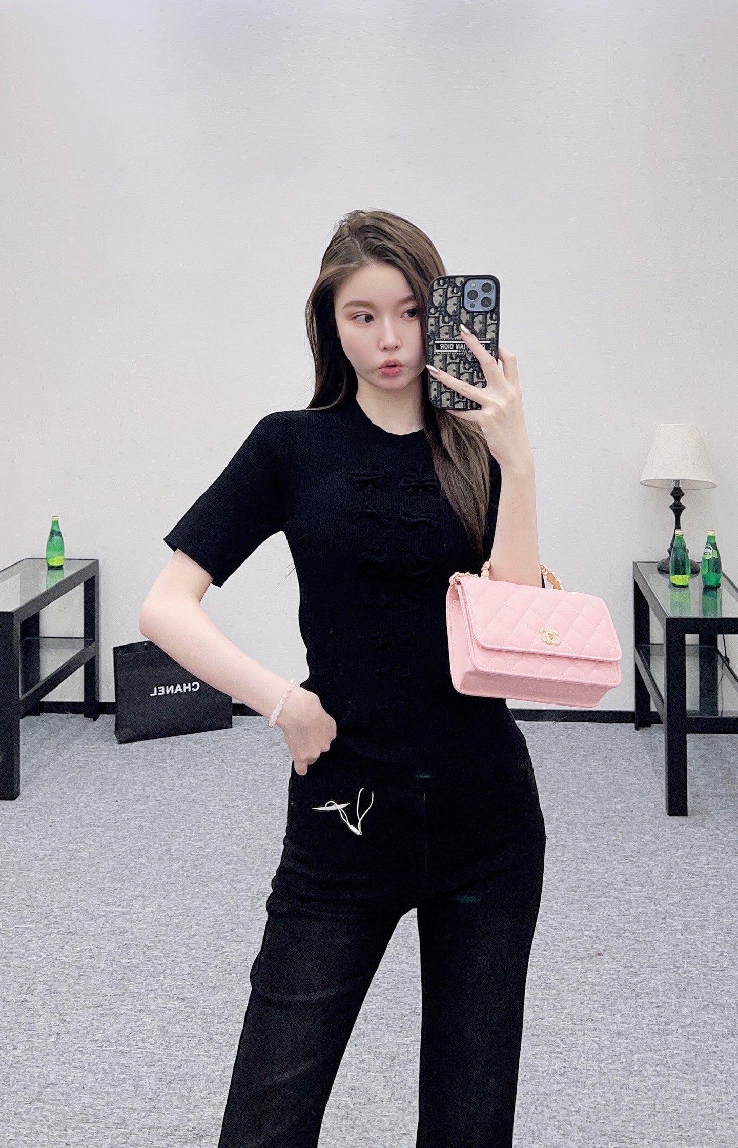 25 Bow tie round neck short sleeved sweater