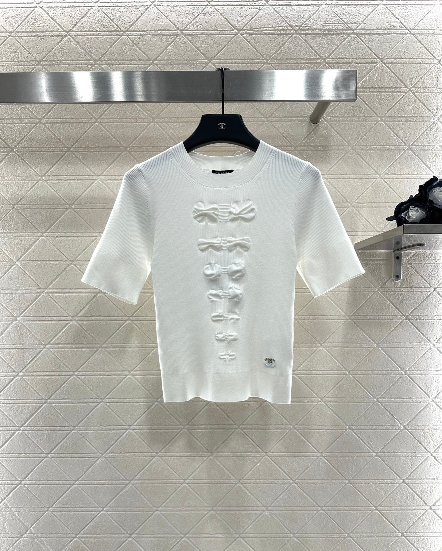 25 Bow tie round neck short sleeved sweater