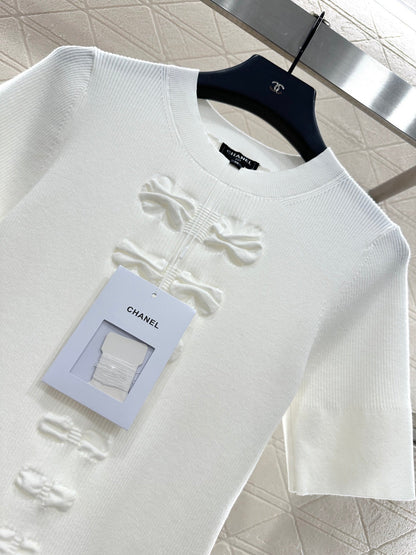 25 Bow tie round neck short sleeved sweater