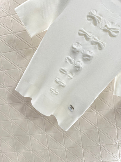 25 Bow tie round neck short sleeved sweater