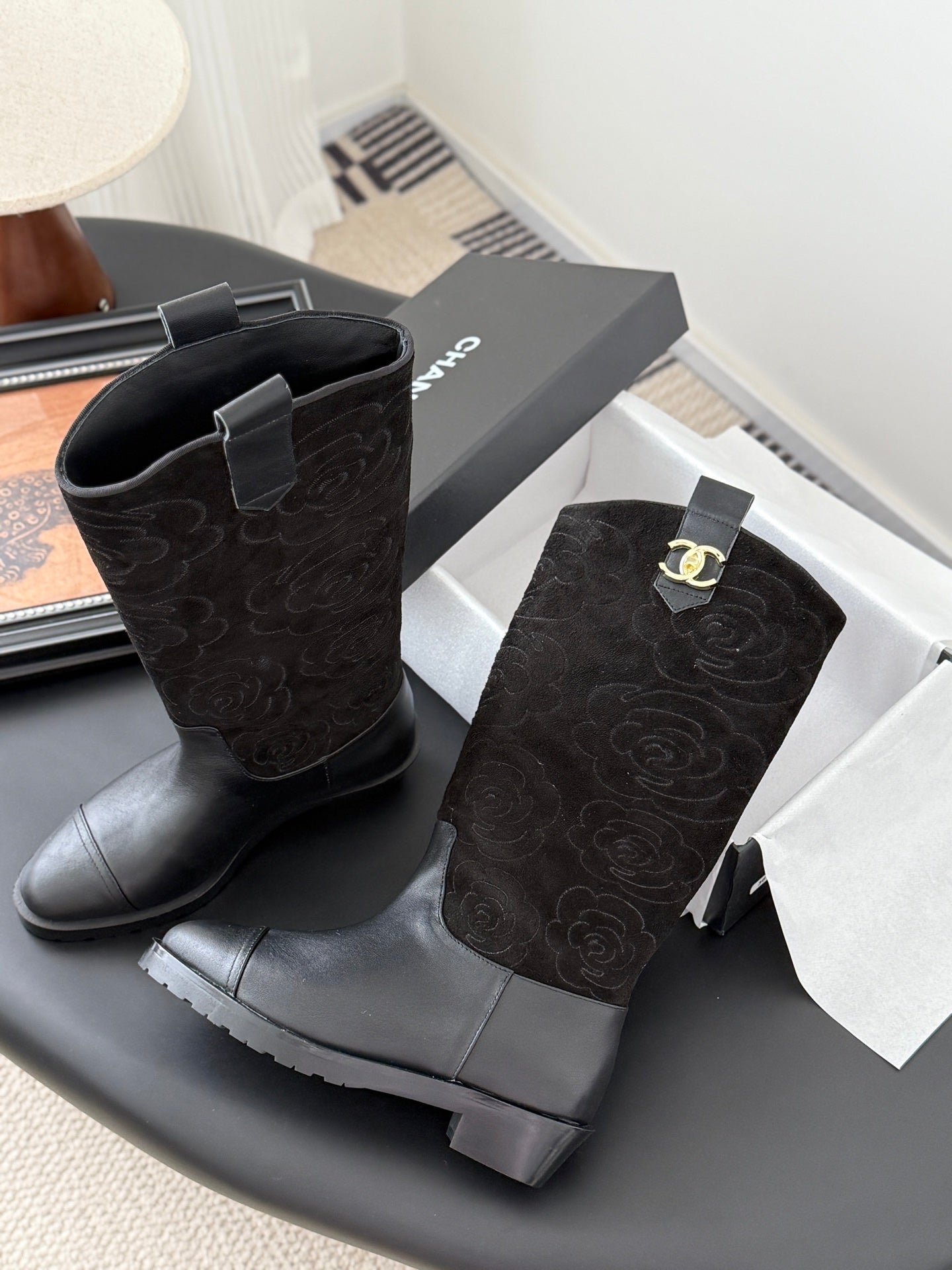 25K new rose-printed biker boots