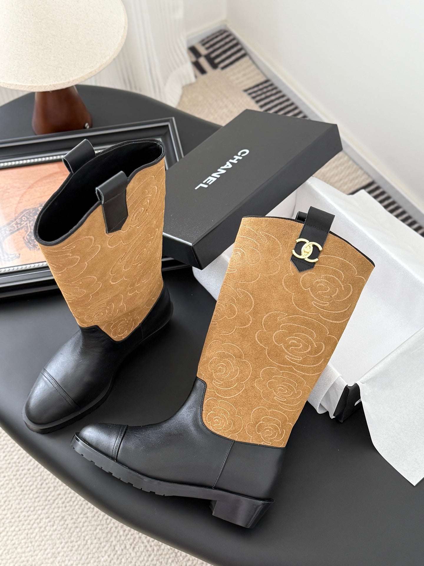 25K new rose-printed biker boots