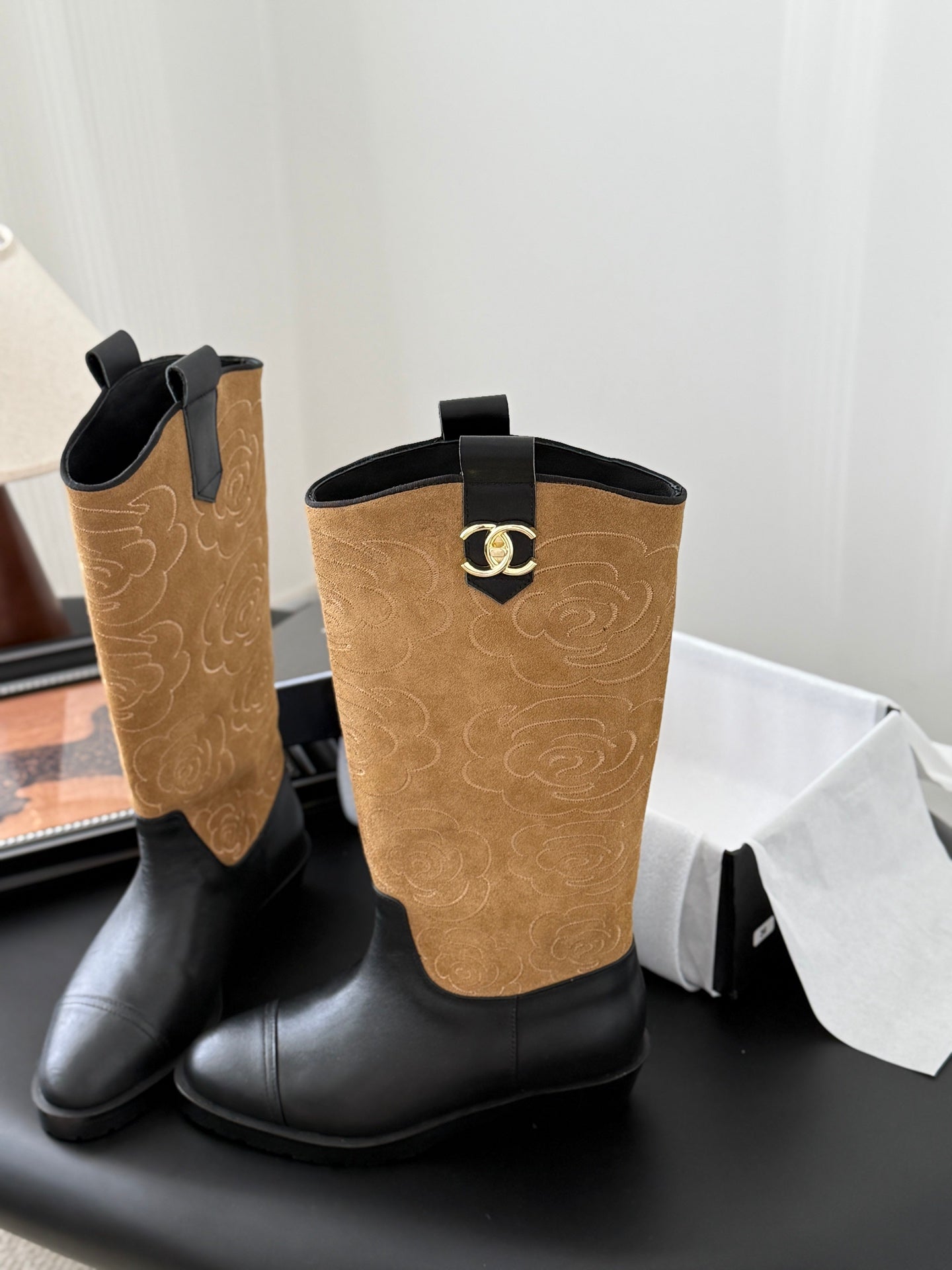 25K new rose-printed biker boots