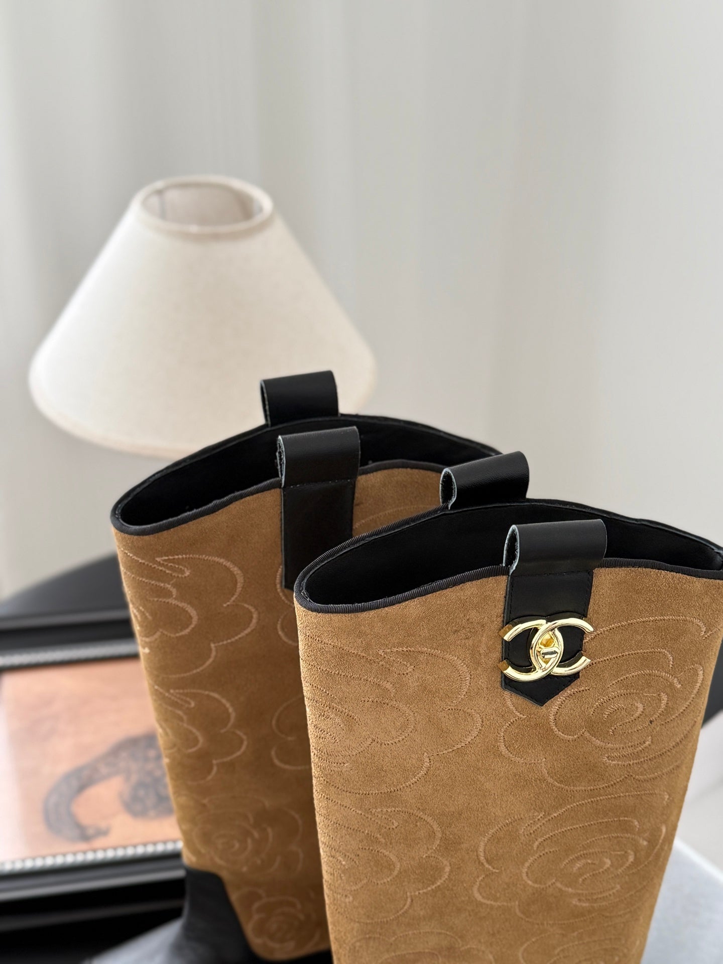 25K new rose-printed biker boots