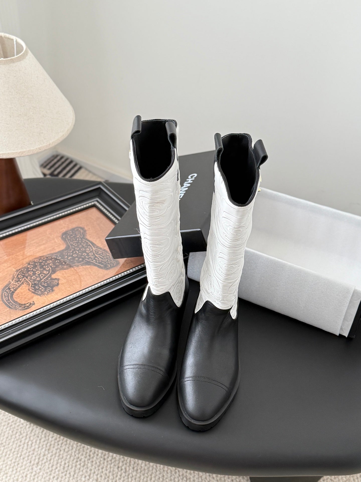 25K new rose-printed biker boots