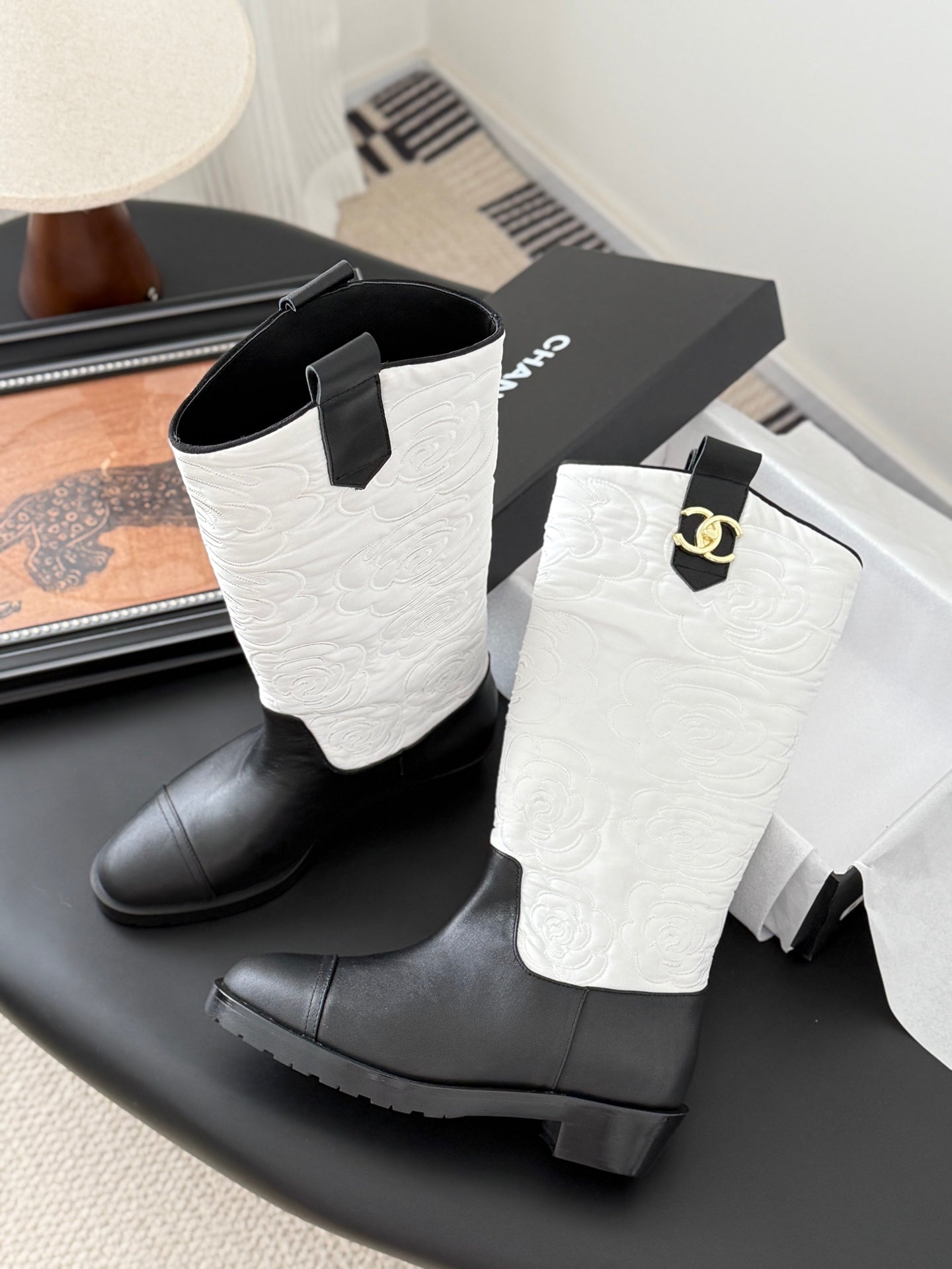 25K new rose-printed biker boots