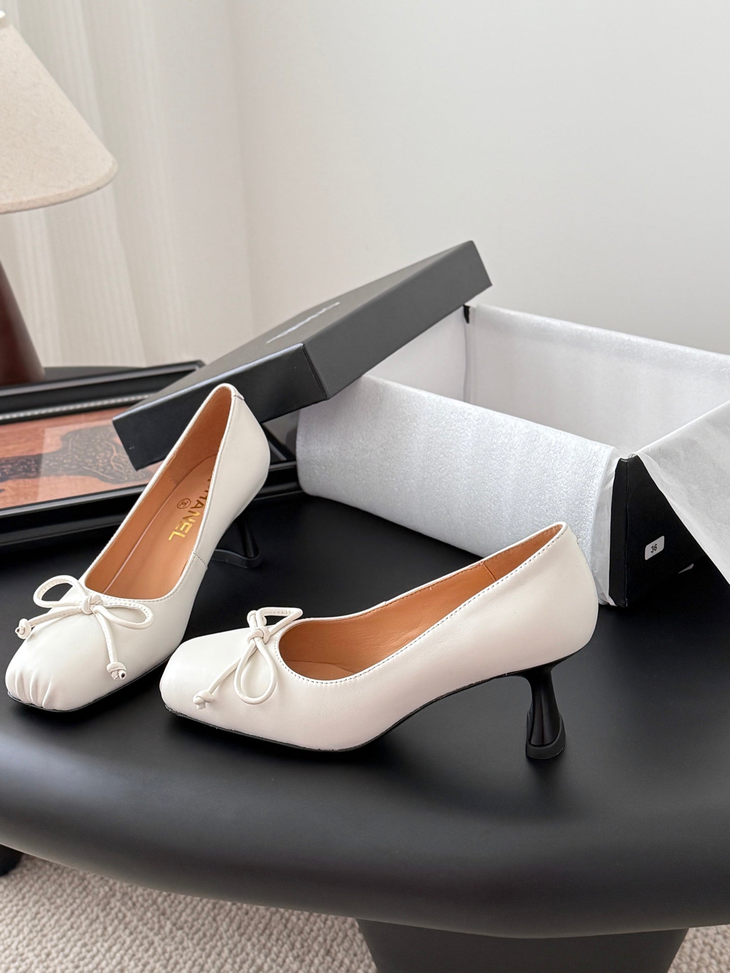 25B Mary Jane high heels