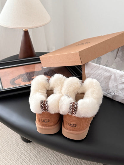 Plush snow boots