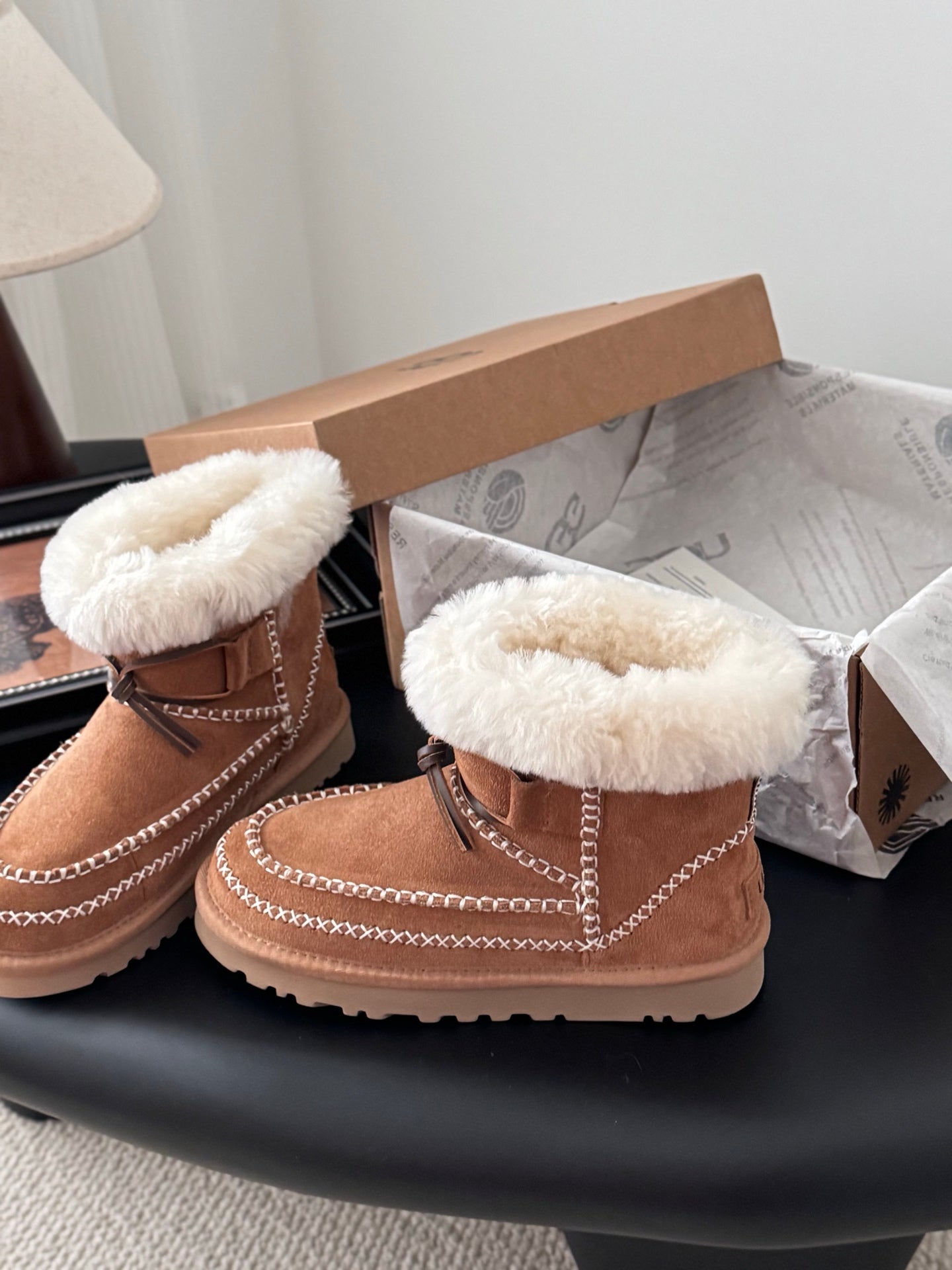Plush snow boots