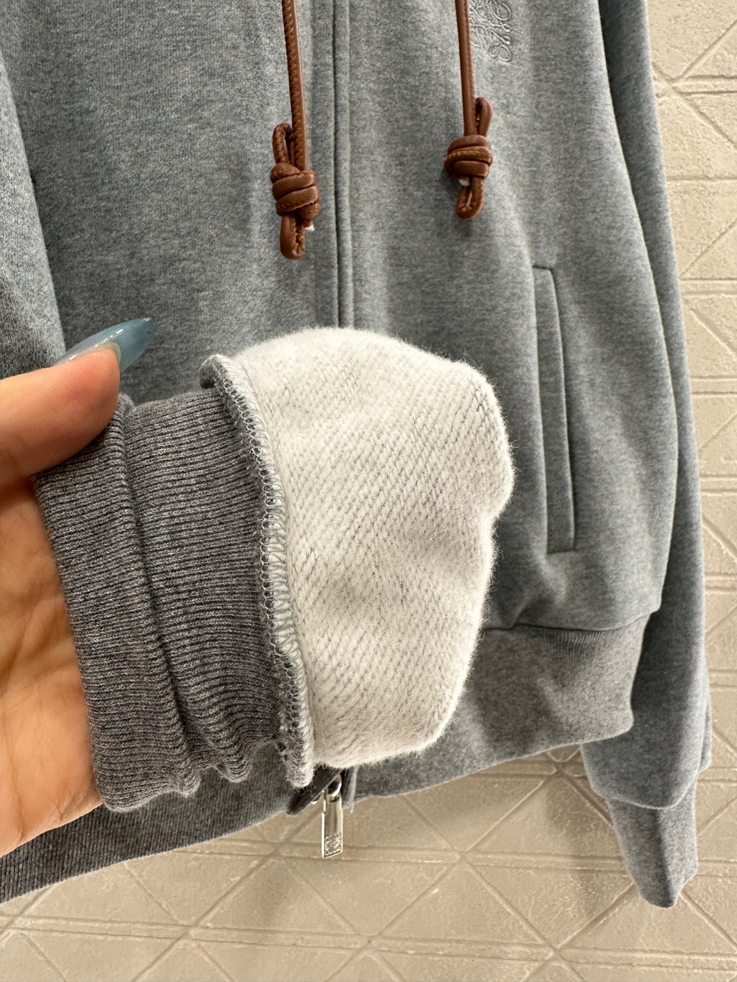 25 Velvet brushed hooded zipper jacket