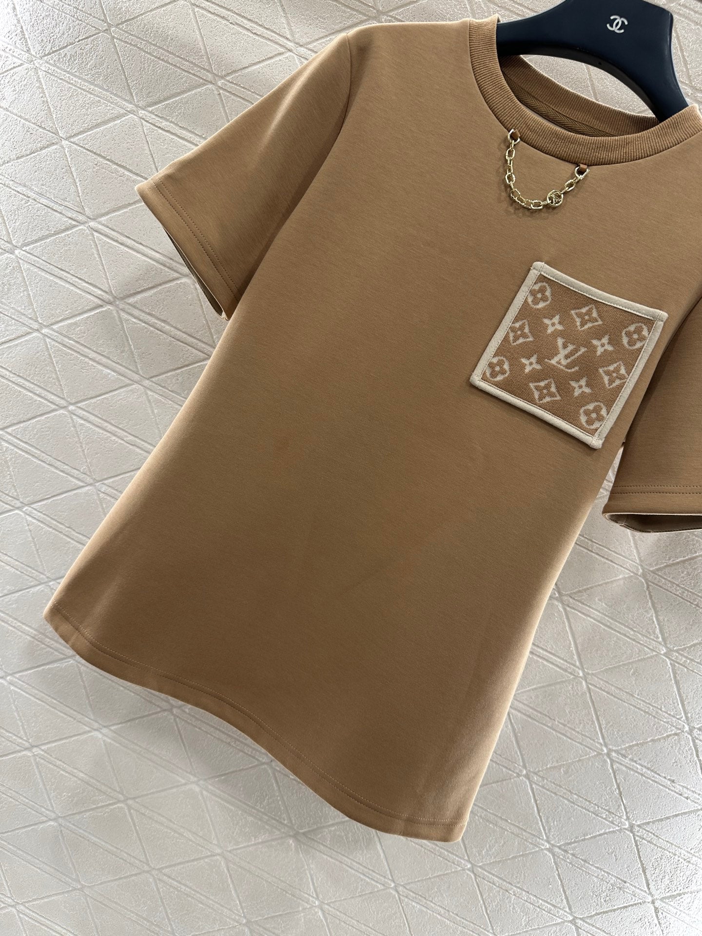 25 Jacquard cotton polyester blend short sleeved shirt  (KHAKI/BLACK)