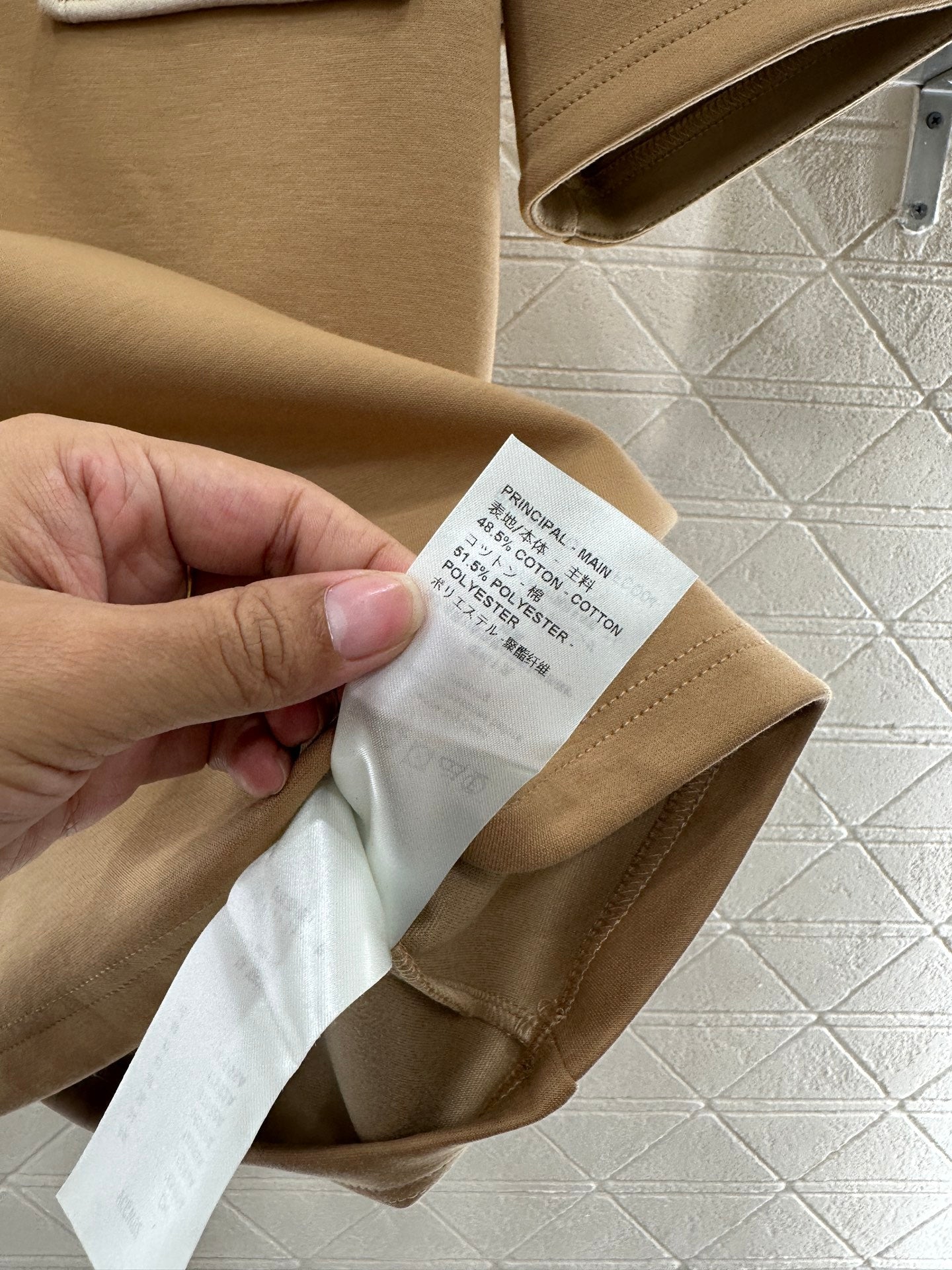 25 Jacquard cotton polyester blend short sleeved shirt  (KHAKI/BLACK)