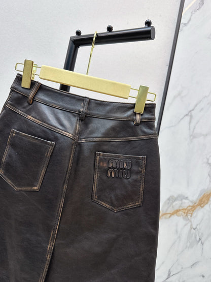 25 New retro style mid length skirt