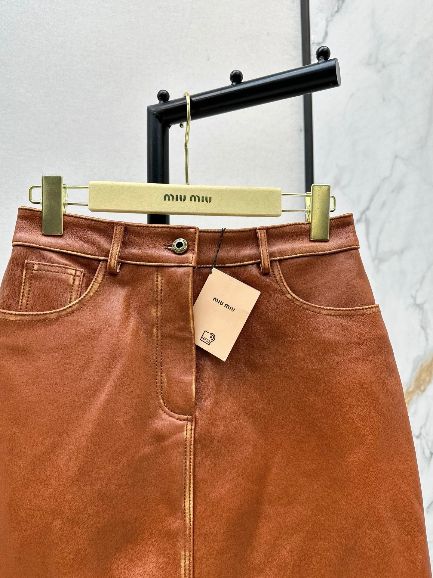 25 New retro style mid length skirt