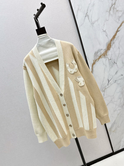 25 New premium V-neck knitted cardigan