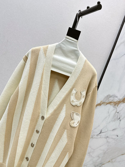 25 New premium V-neck knitted cardigan