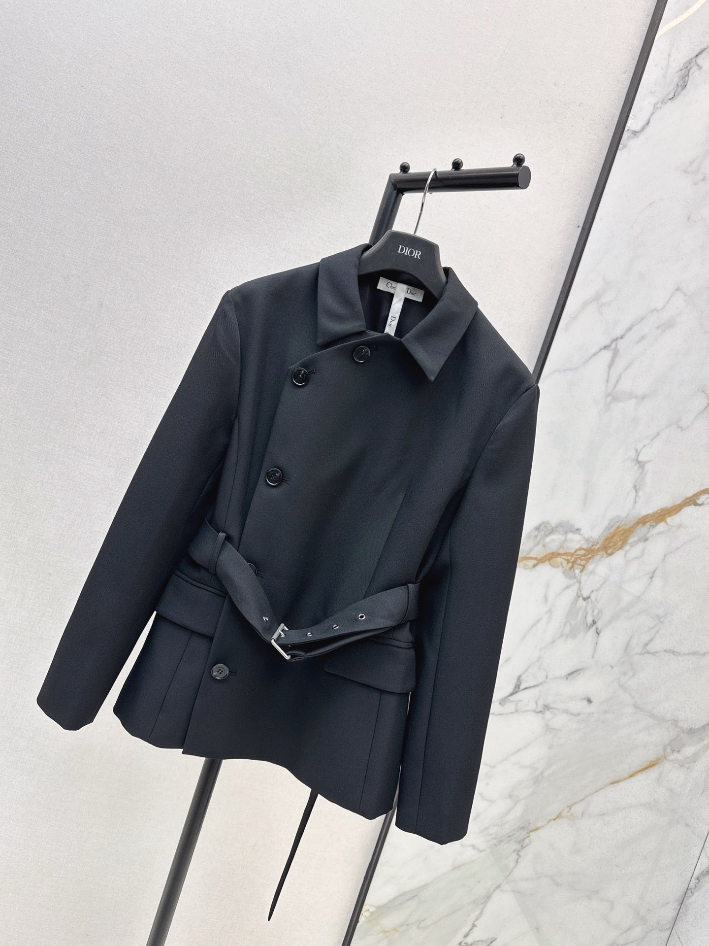 25 New slanted buckle waistband suit jacket