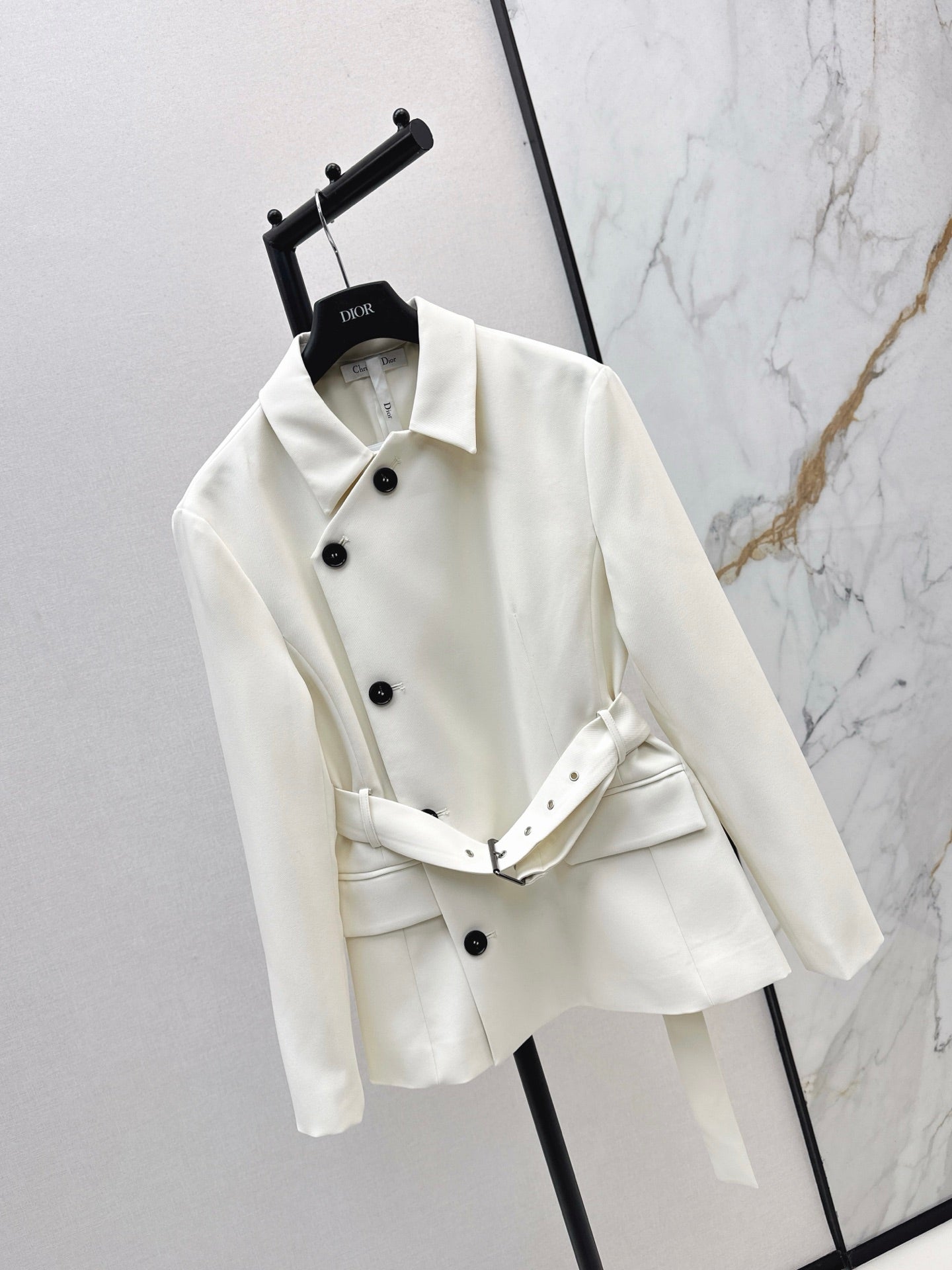 25 New slanted buckle waistband suit jacket