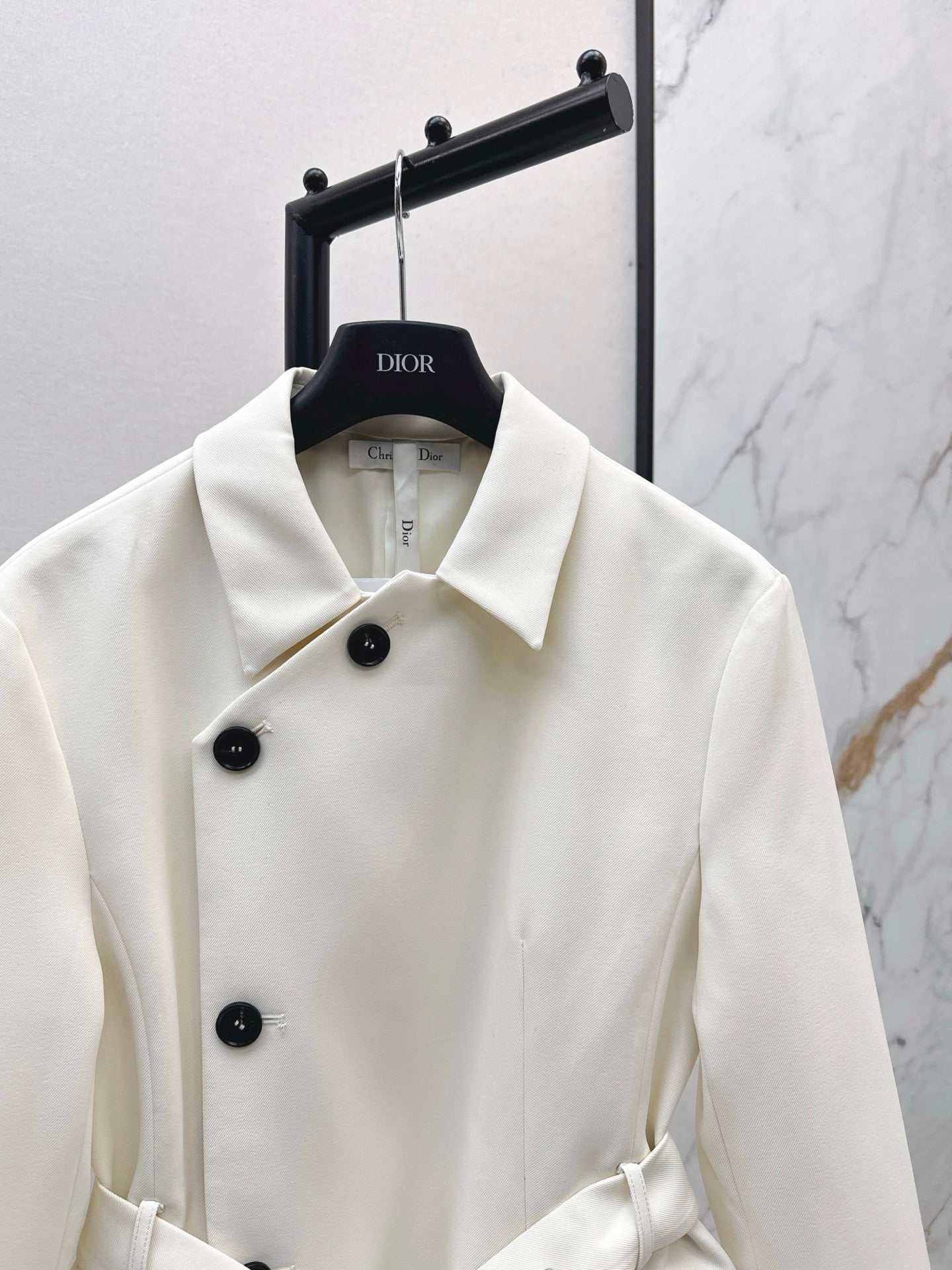 25 New slanted buckle waistband suit jacket