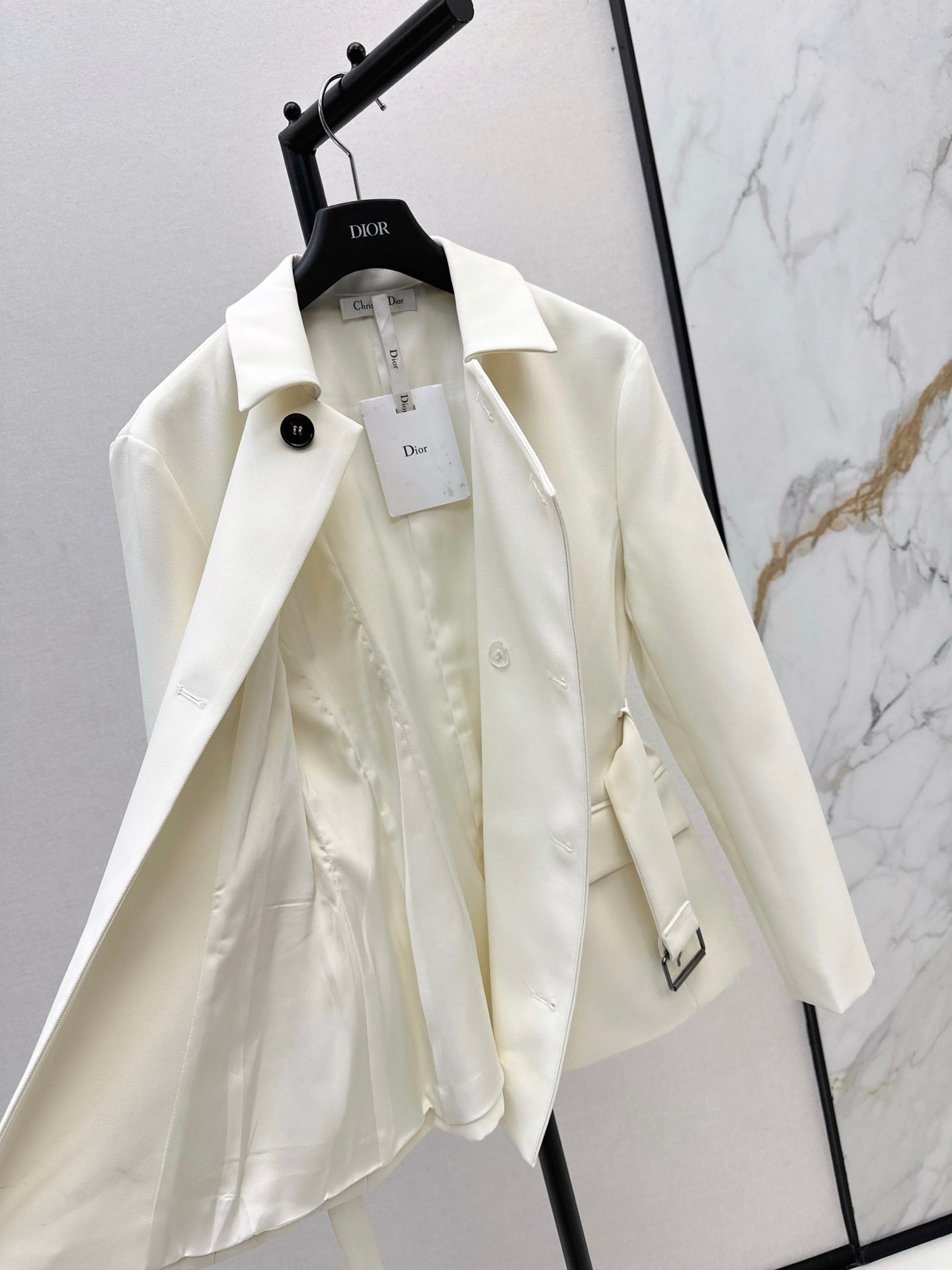 25 New slanted buckle waistband suit jacket