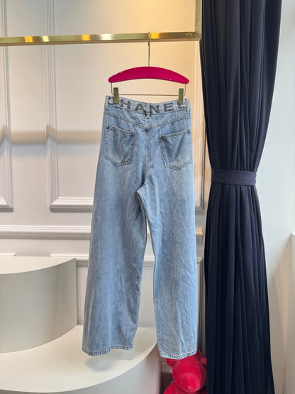 25 New distressed light wash jeans with logo letter design on waist