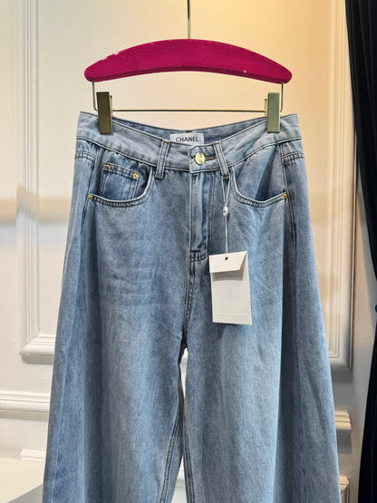 25 New distressed light wash jeans with logo letter design on waist