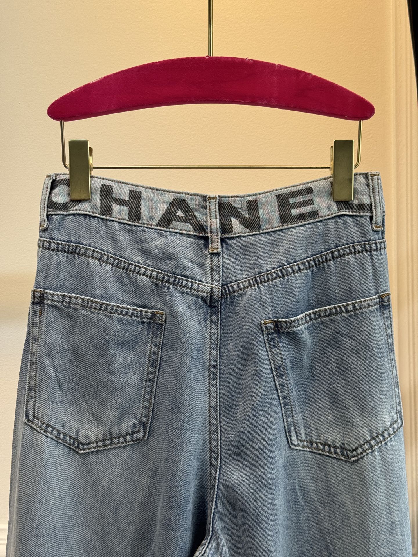25 New distressed light wash jeans with logo letter design on waist