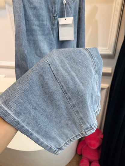 25 New distressed light wash jeans with logo letter design on waist