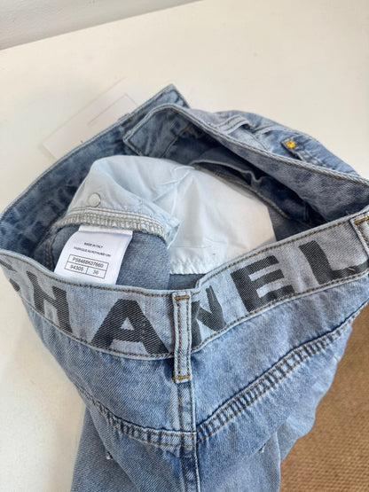 25 New distressed light wash jeans with logo letter design on waist