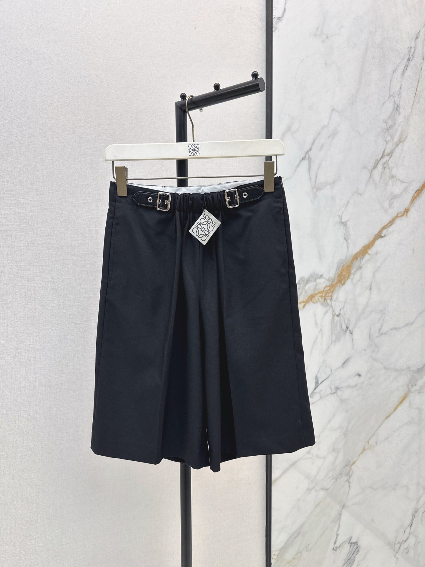 25 Leather buckle elastic high waisted pants