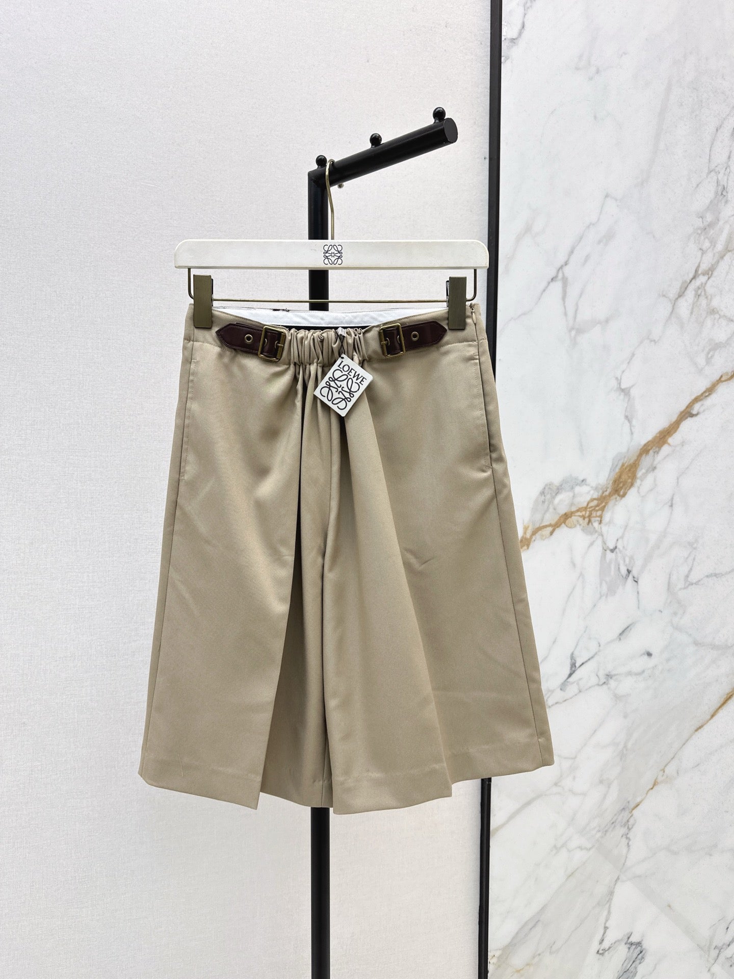 25 Leather buckle elastic high waisted pants