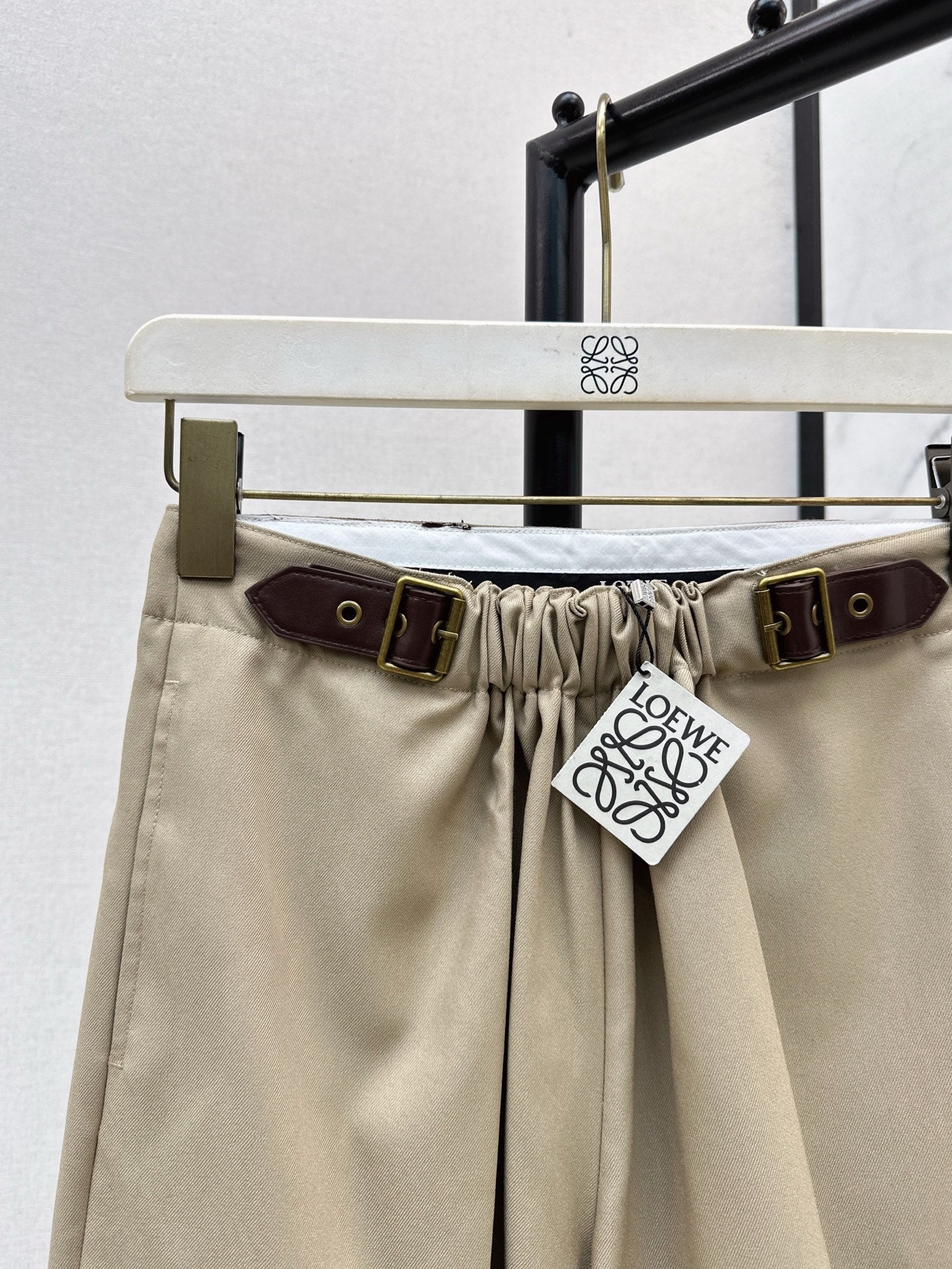 25 Leather buckle elastic high waisted pants