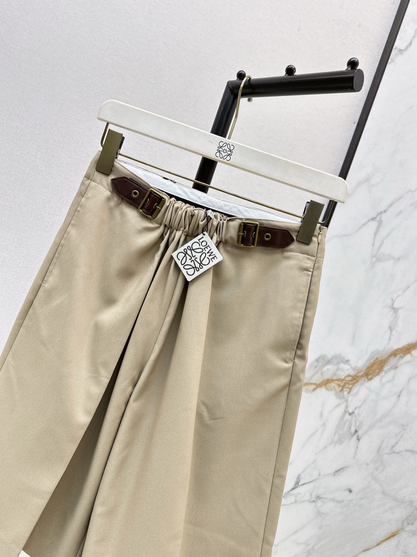 25 Leather buckle elastic high waisted pants