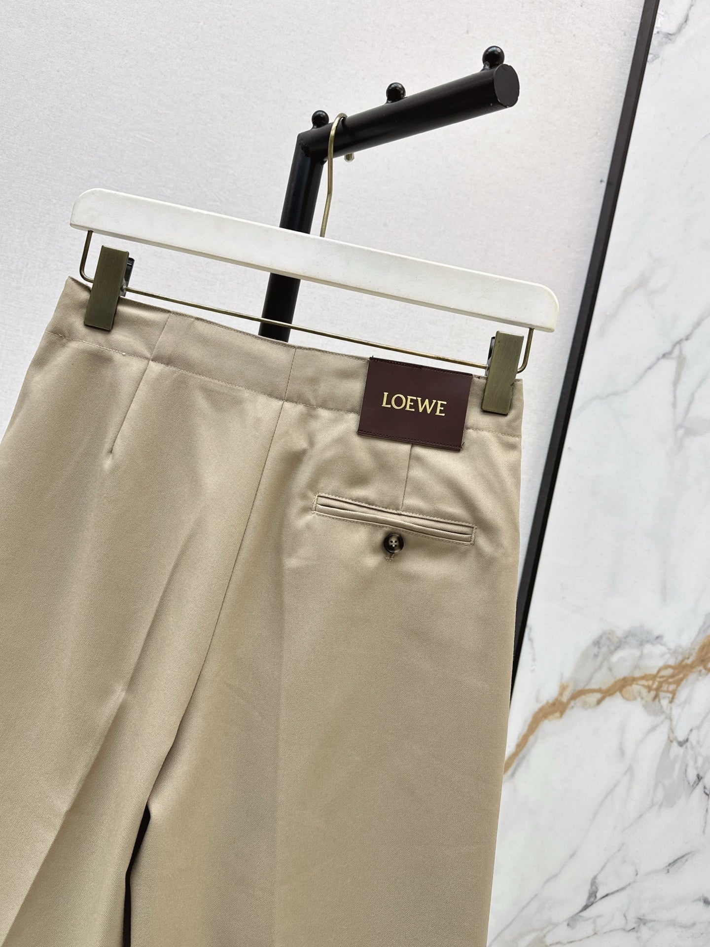 25 Leather buckle elastic high waisted pants