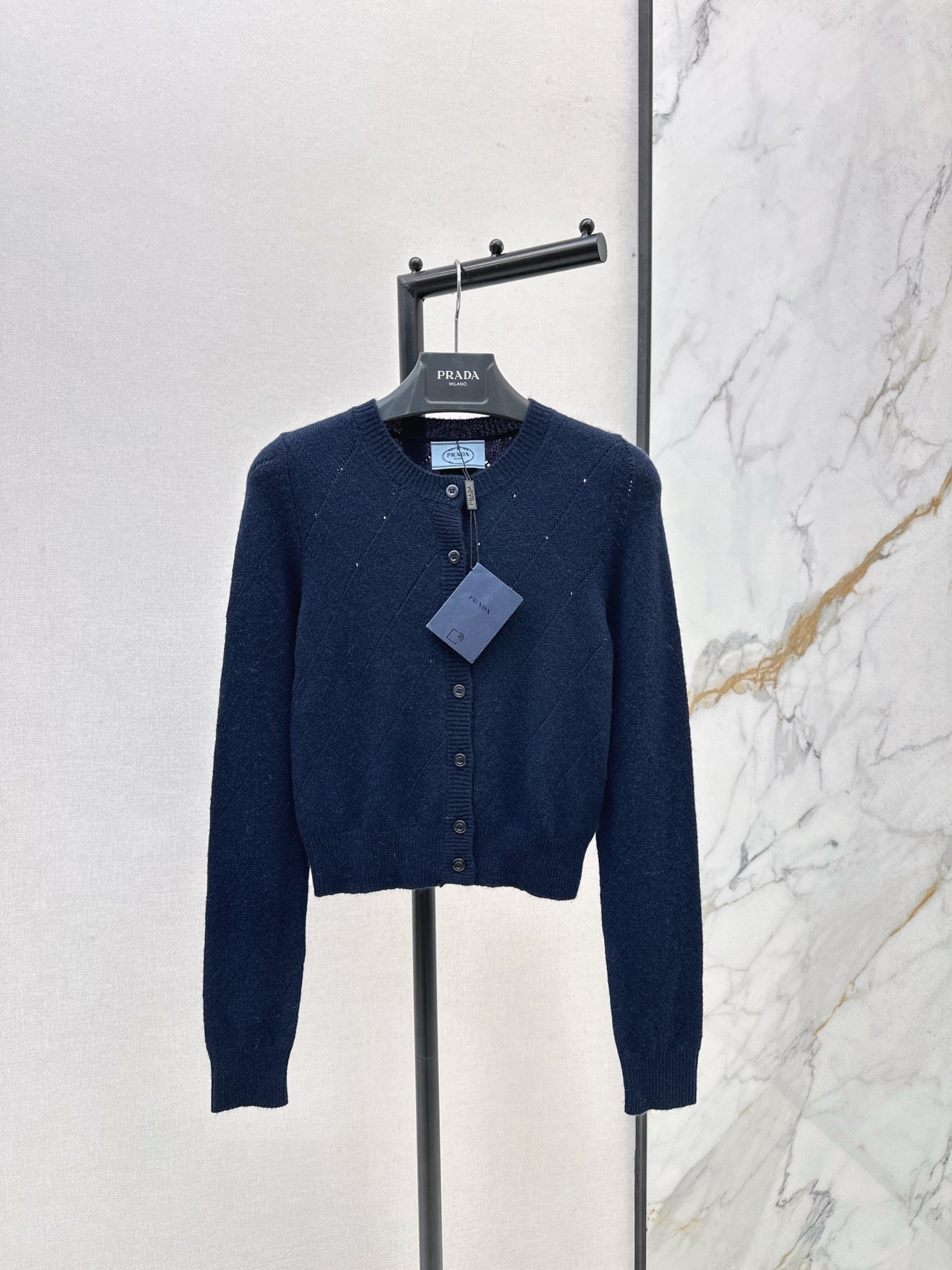 Diagonal zipper lapel knitted cashmere sweater