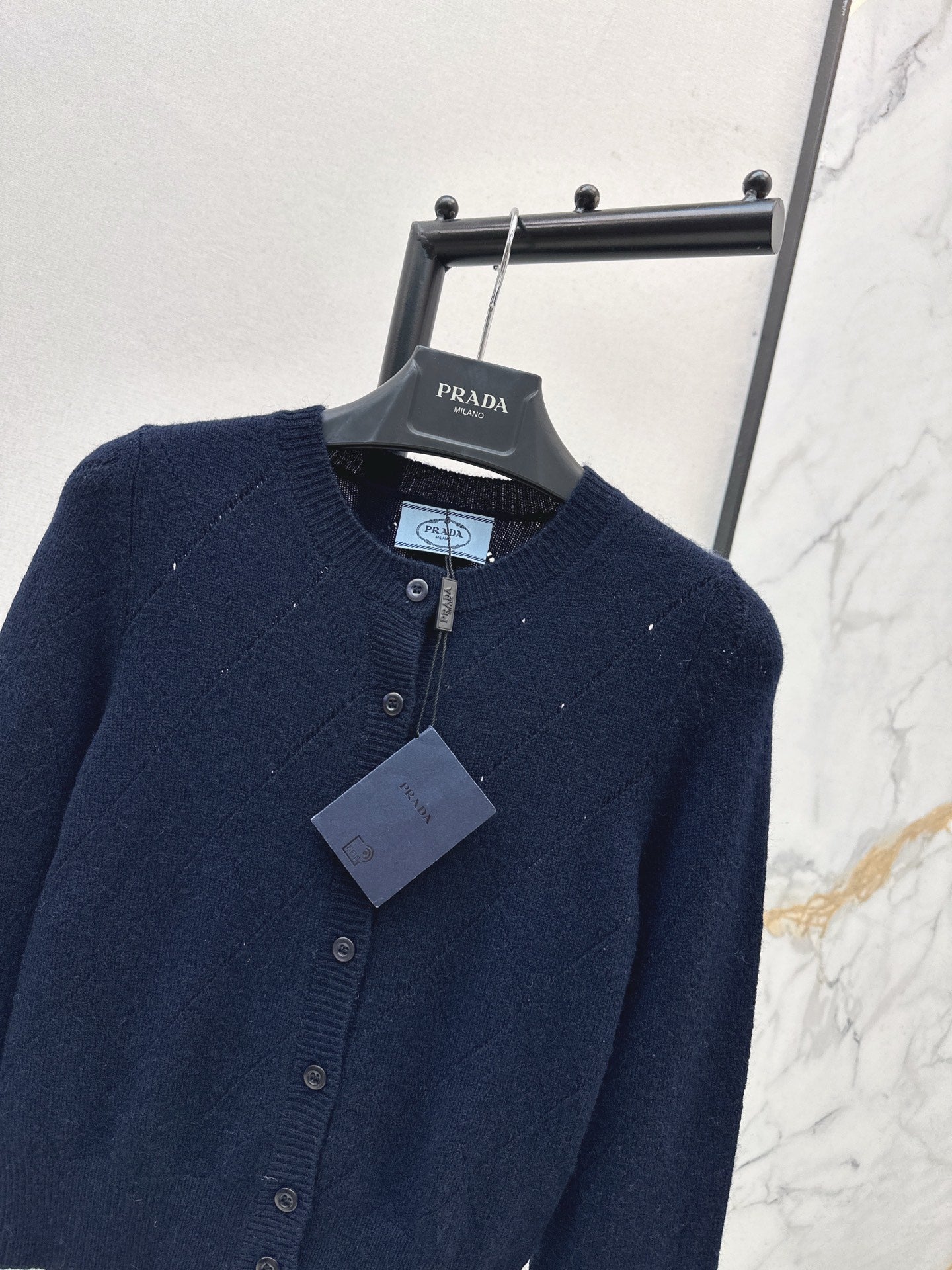 Diagonal zipper lapel knitted cashmere sweater