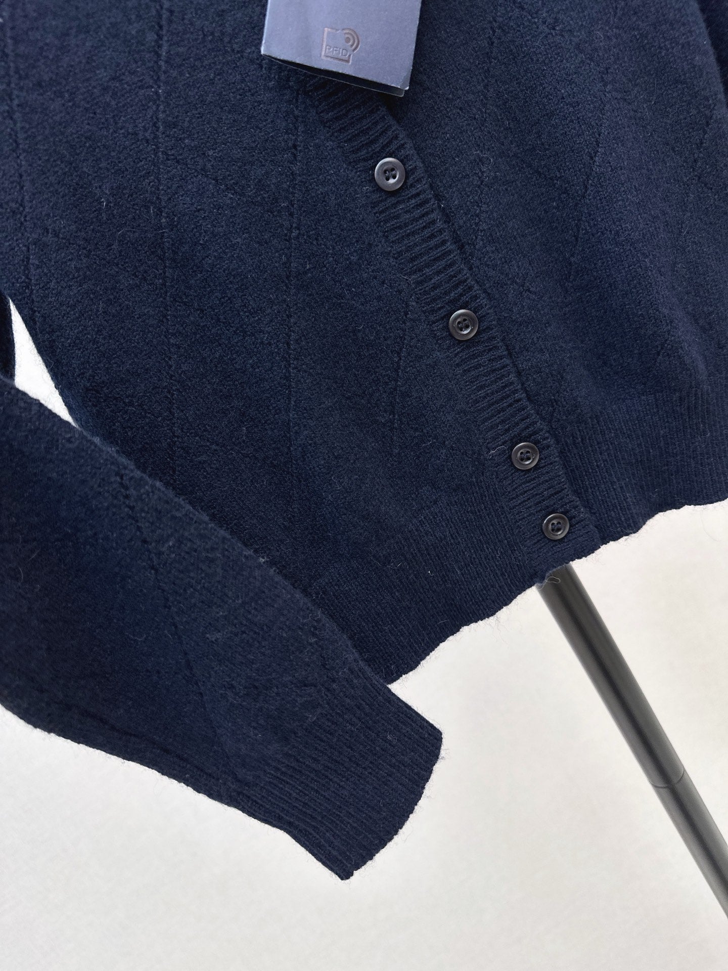 Diagonal zipper lapel knitted cashmere sweater