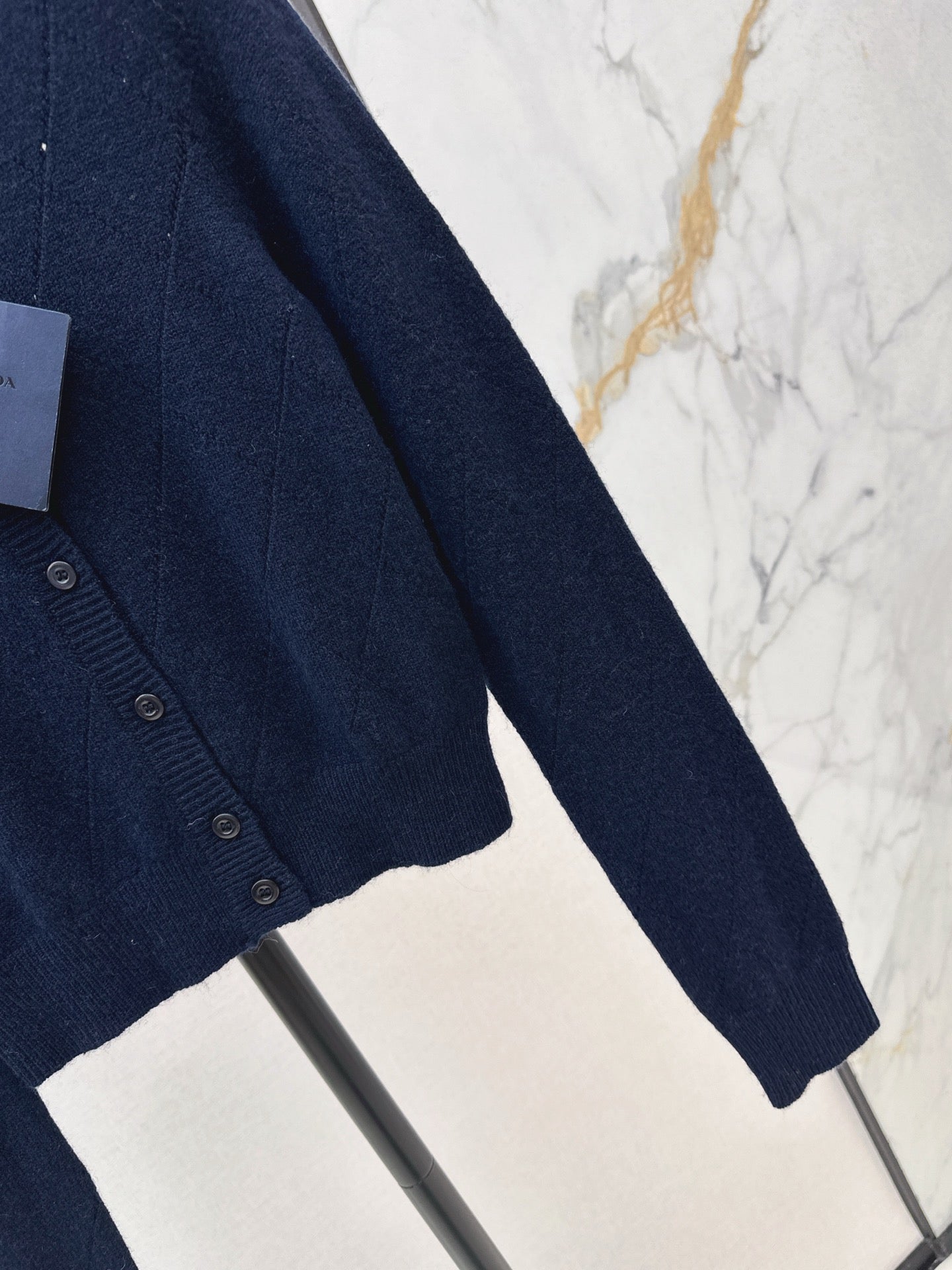 Diagonal zipper lapel knitted cashmere sweater