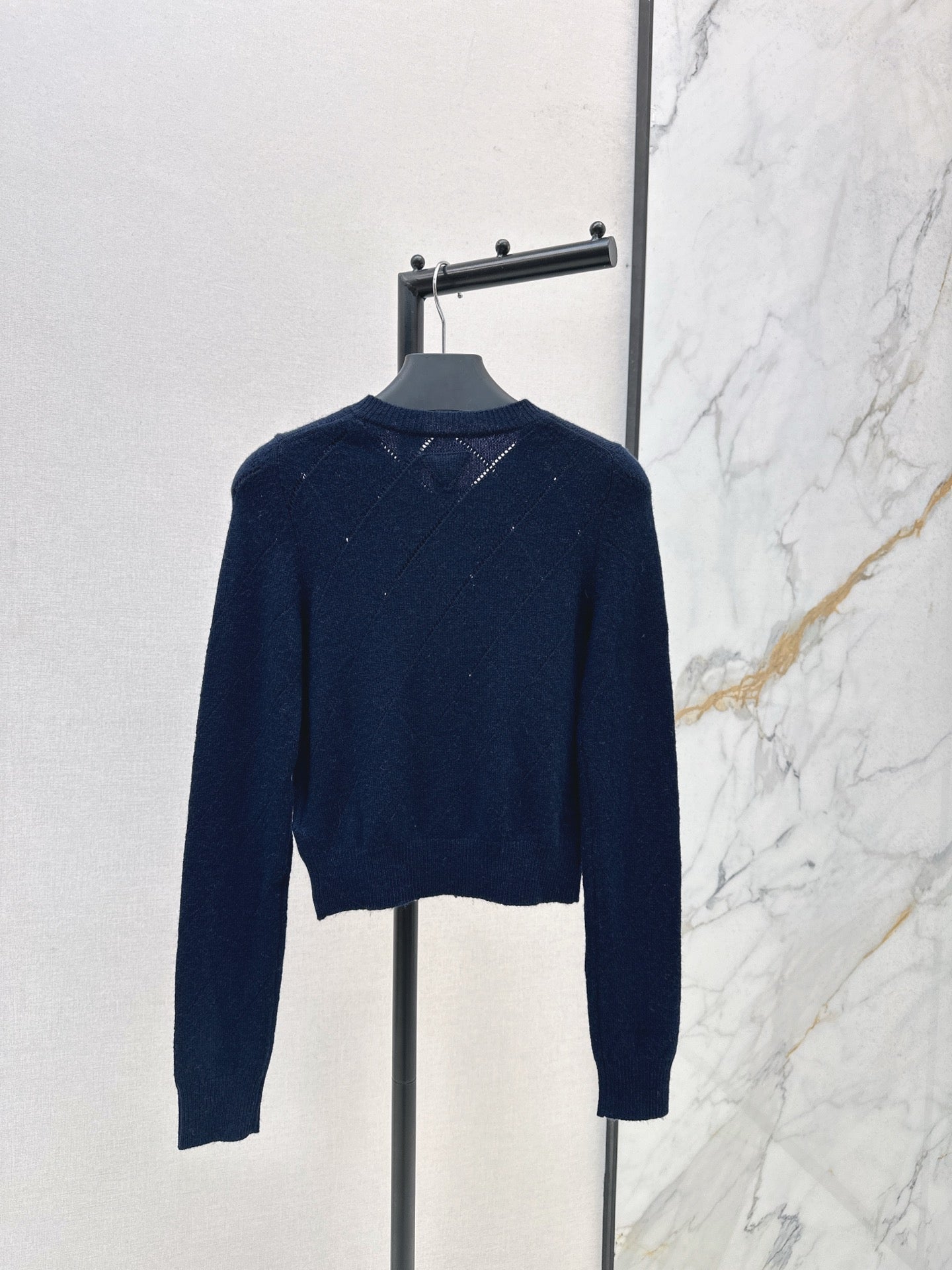 Diagonal zipper lapel knitted cashmere sweater