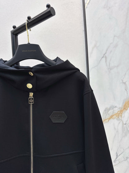 hooded long-sleeved jacket