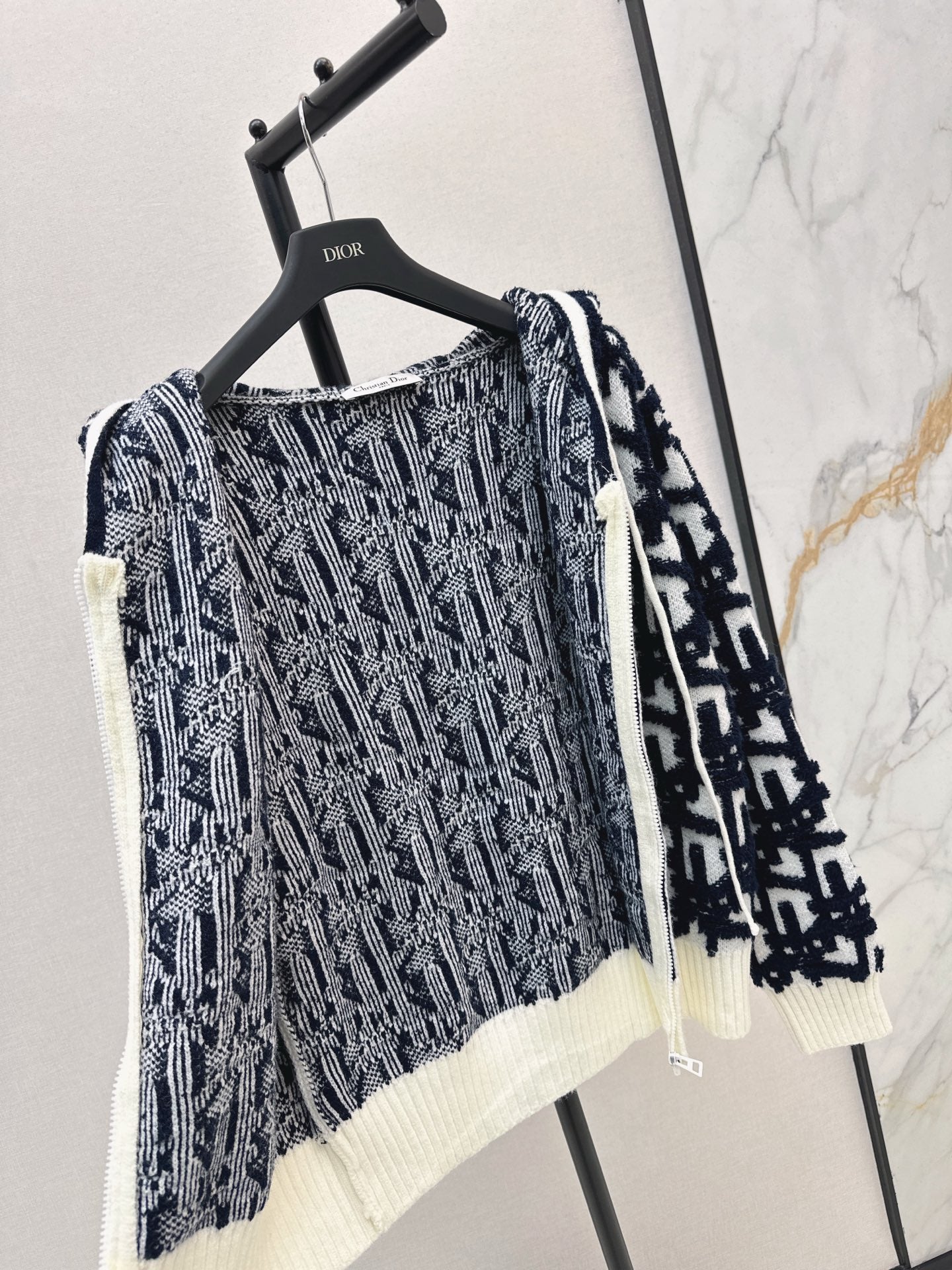 Hooded knitted cardigan