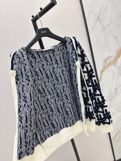 Hooded knitted cardigan