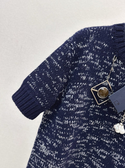 Chain Pendant Wool Short Sleeve