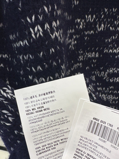 Chain Pendant Wool Short Sleeve