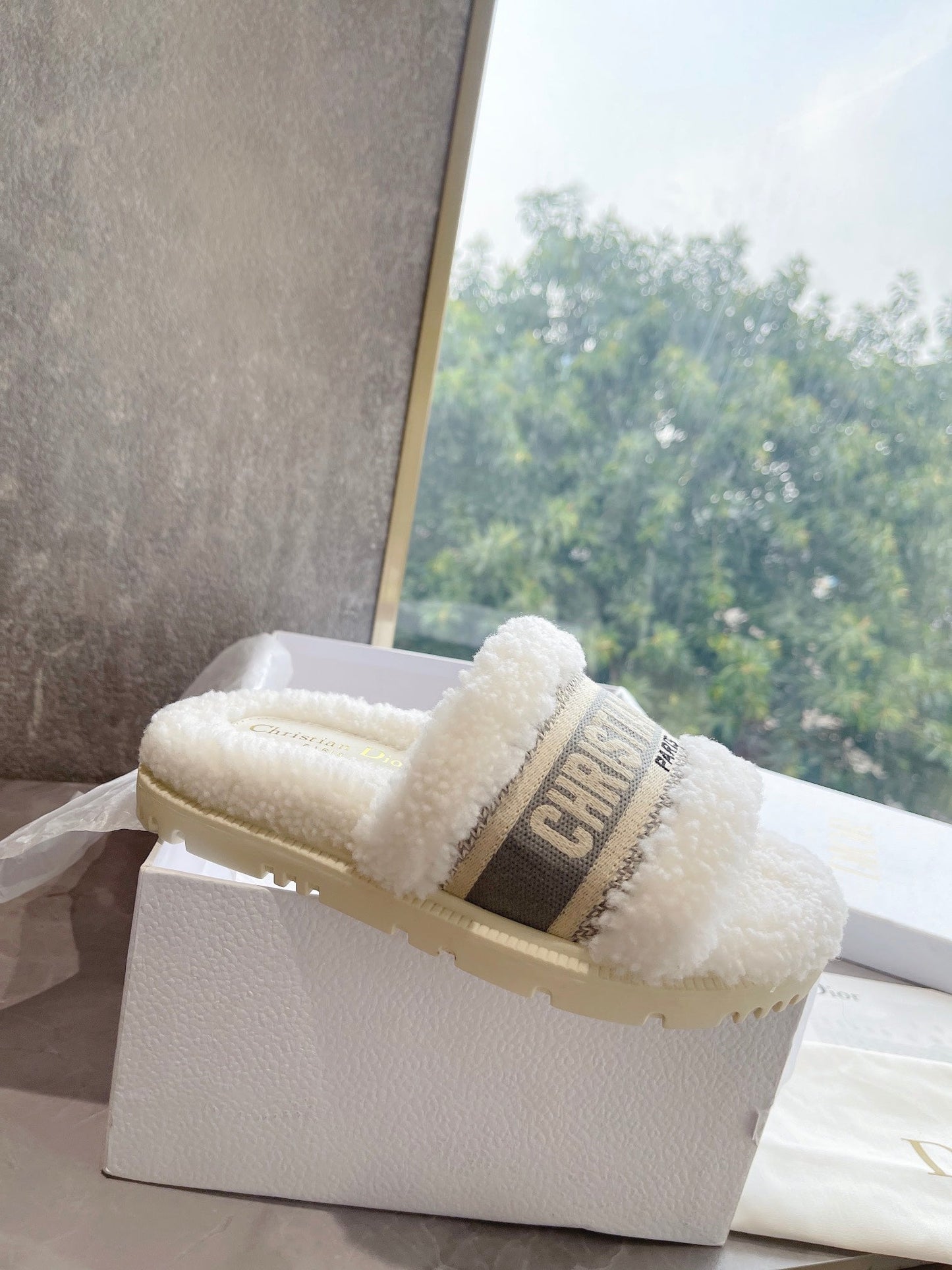 New classic letter furry slippers