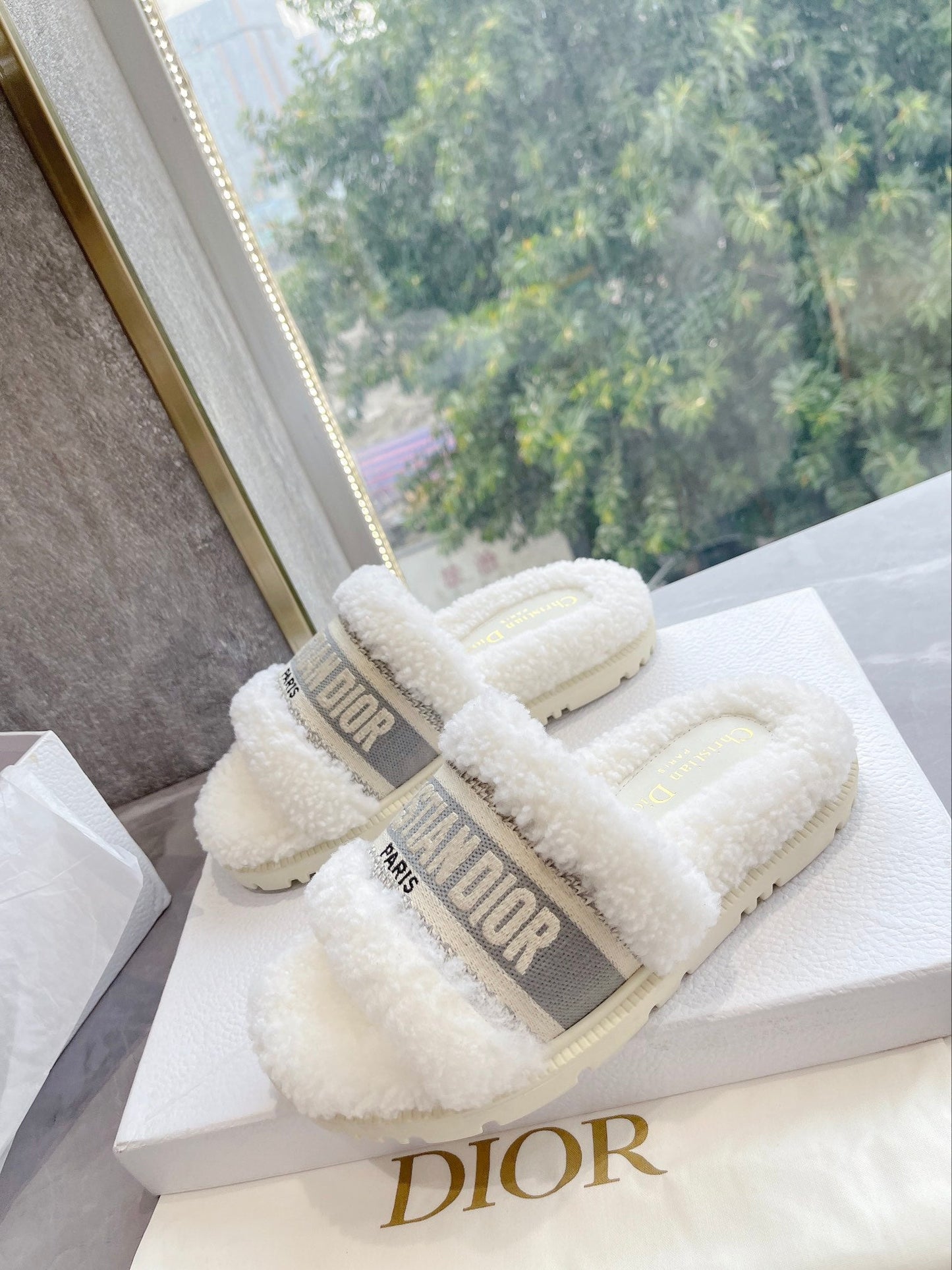 New classic letter furry slippers