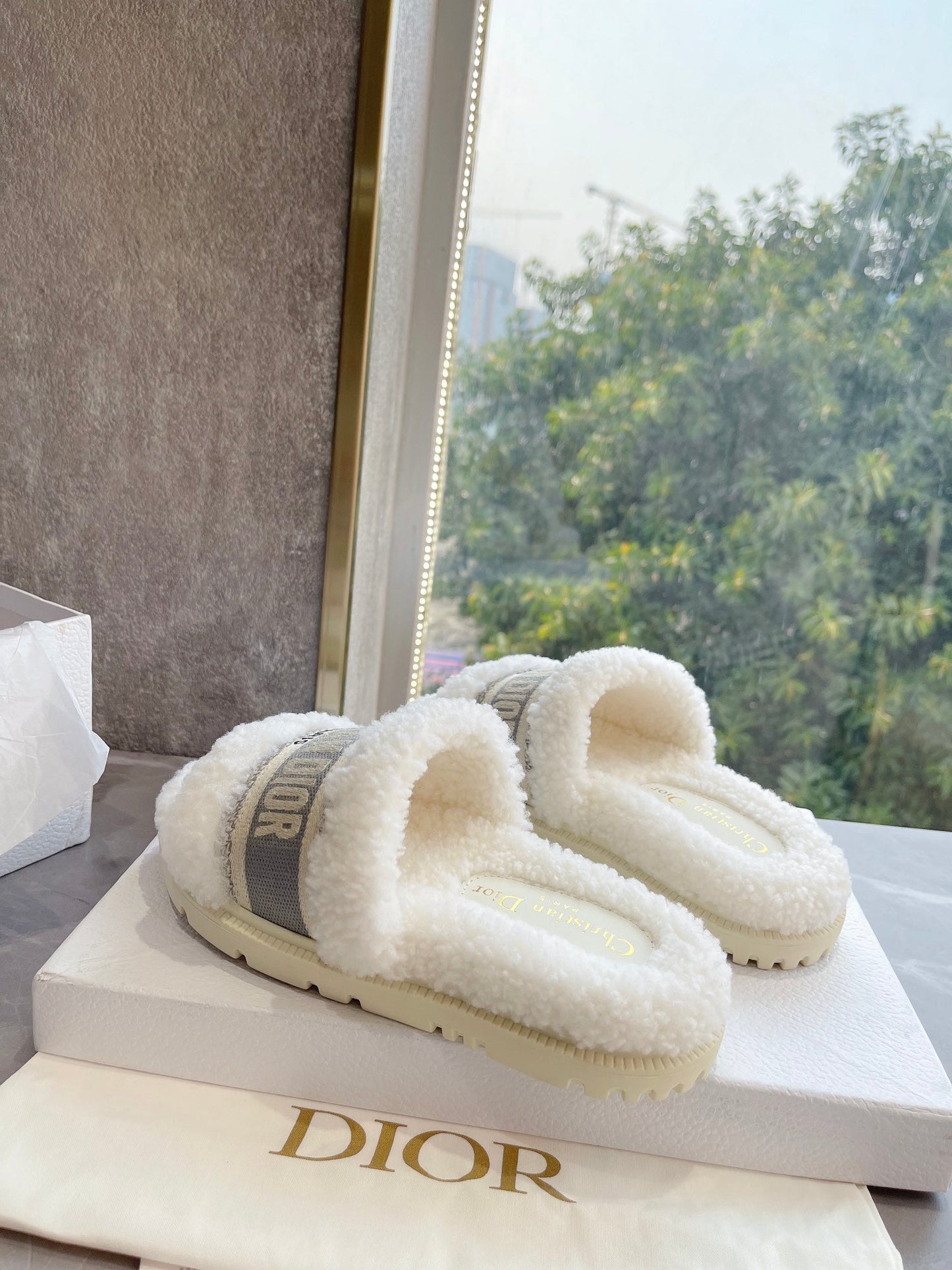 New classic letter furry slippers